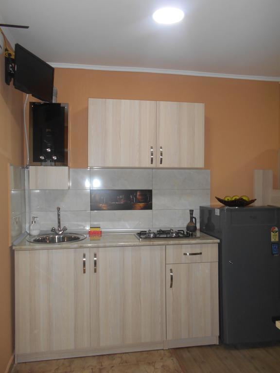 Guesthouse On Benashvili Tbilisi Ngoại thất bức ảnh
