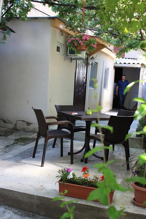 Guesthouse On Benashvili Tbilisi Ngoại thất bức ảnh